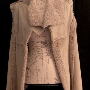 Dolce Cabo Cream Vest with Plush Lining and Oversized Collar